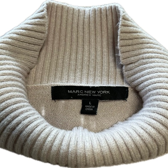 Sweater by Marc New York.Cotton blend knit cream color. size Large women’s - Picture 5 of 5
